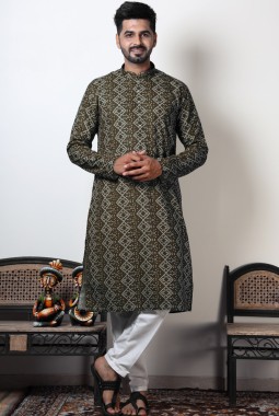 Round Neck Bandhani Print Cotton Mens Kurta For Navratri 2024 In Brown